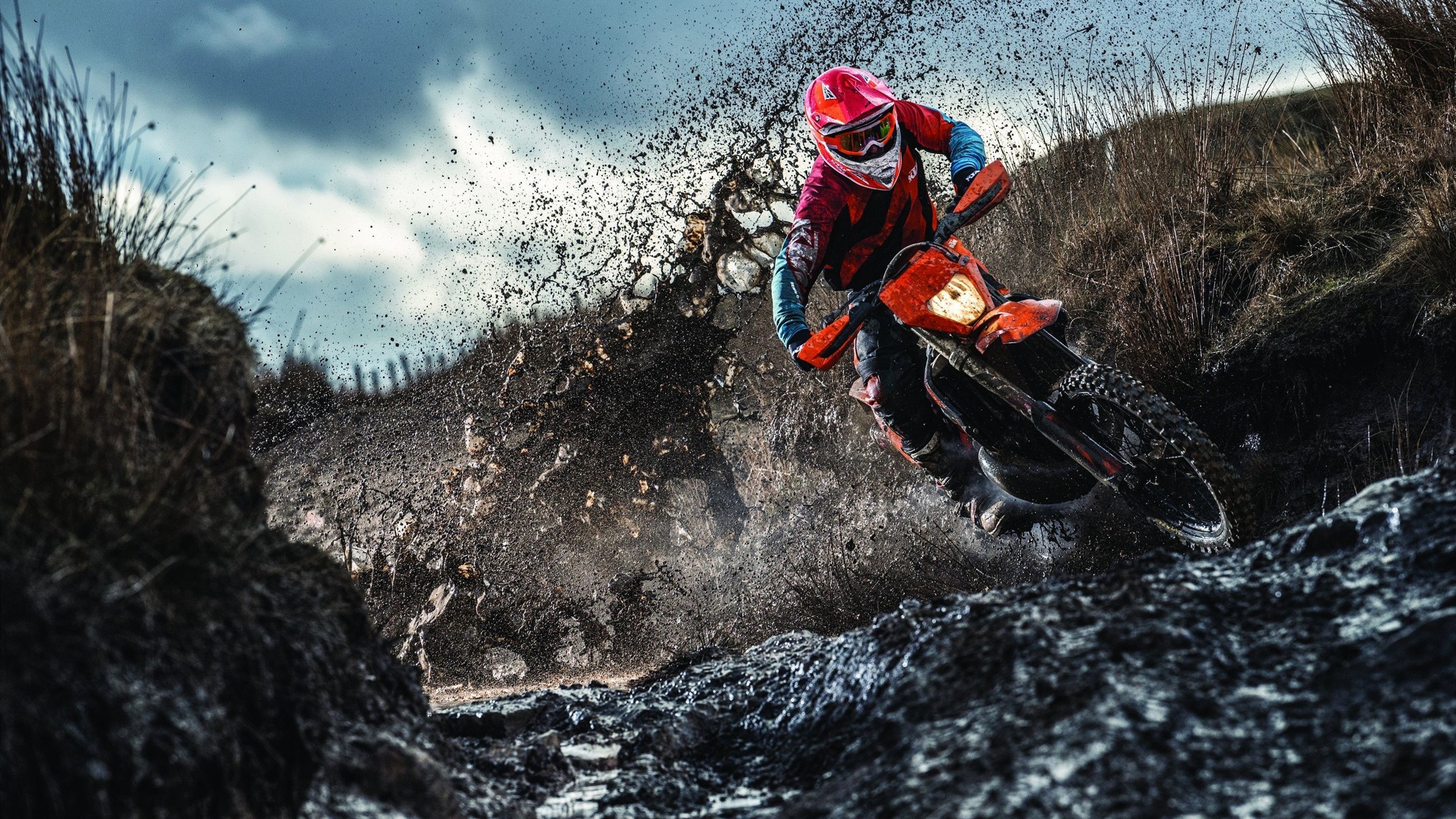 横滨水手锋线表现活跃，横滨水手前锋